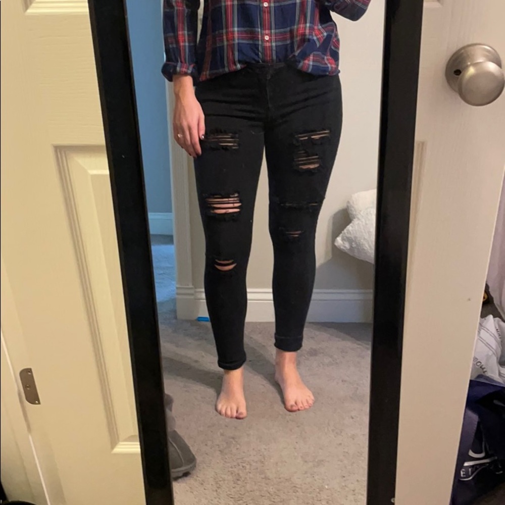 Black distressed jeans